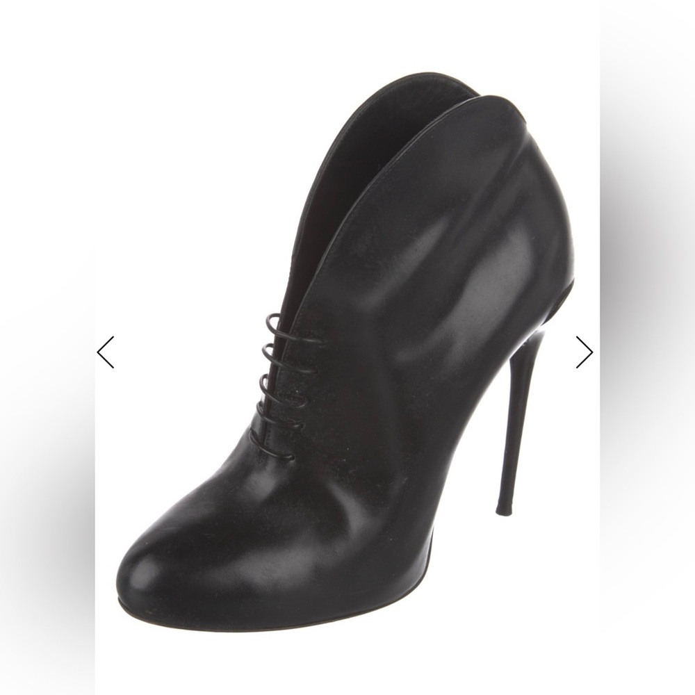 Sold sold Gucci  Black Women's Stiletto Ankle Boots